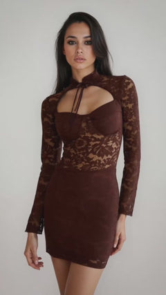 Abito pizzo marrone
